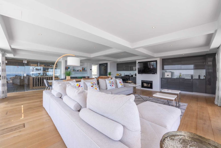 3 Bedroom Property for Sale in Sea Point Western Cape